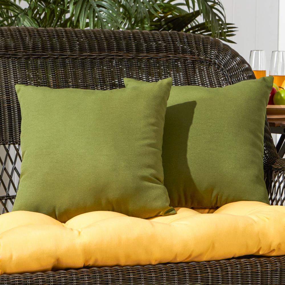 Greendale Home Fashions Solid Hunter Green Square Outdoor Throw