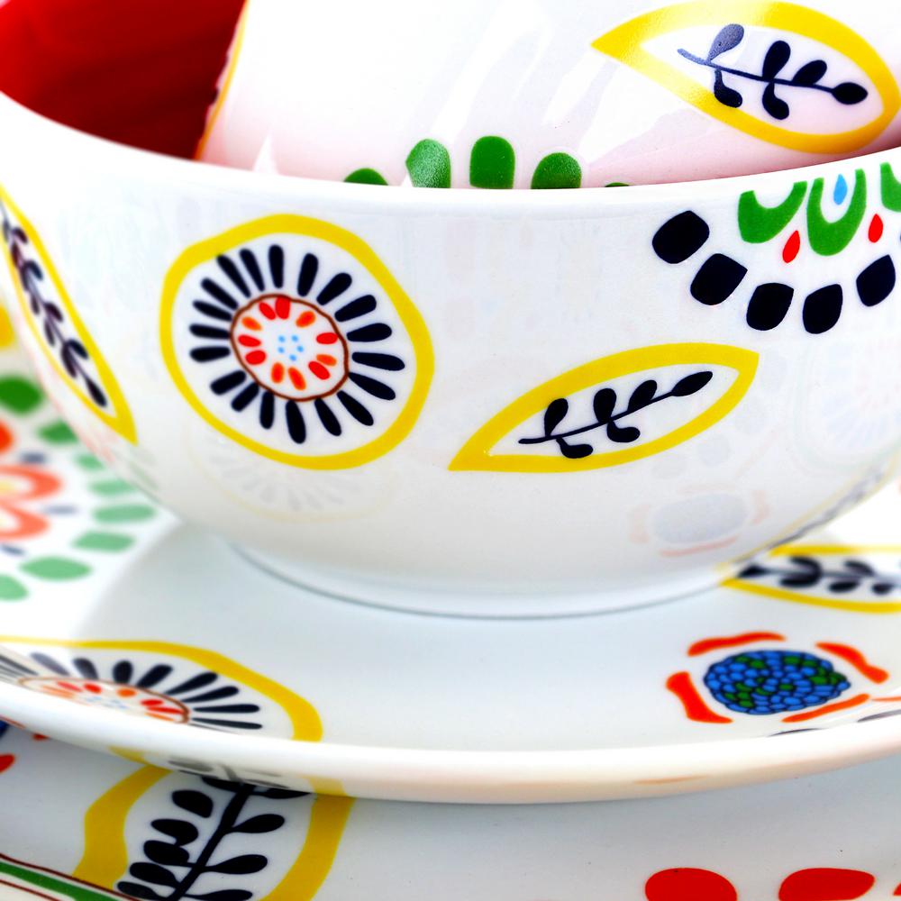 colorful dinnerware