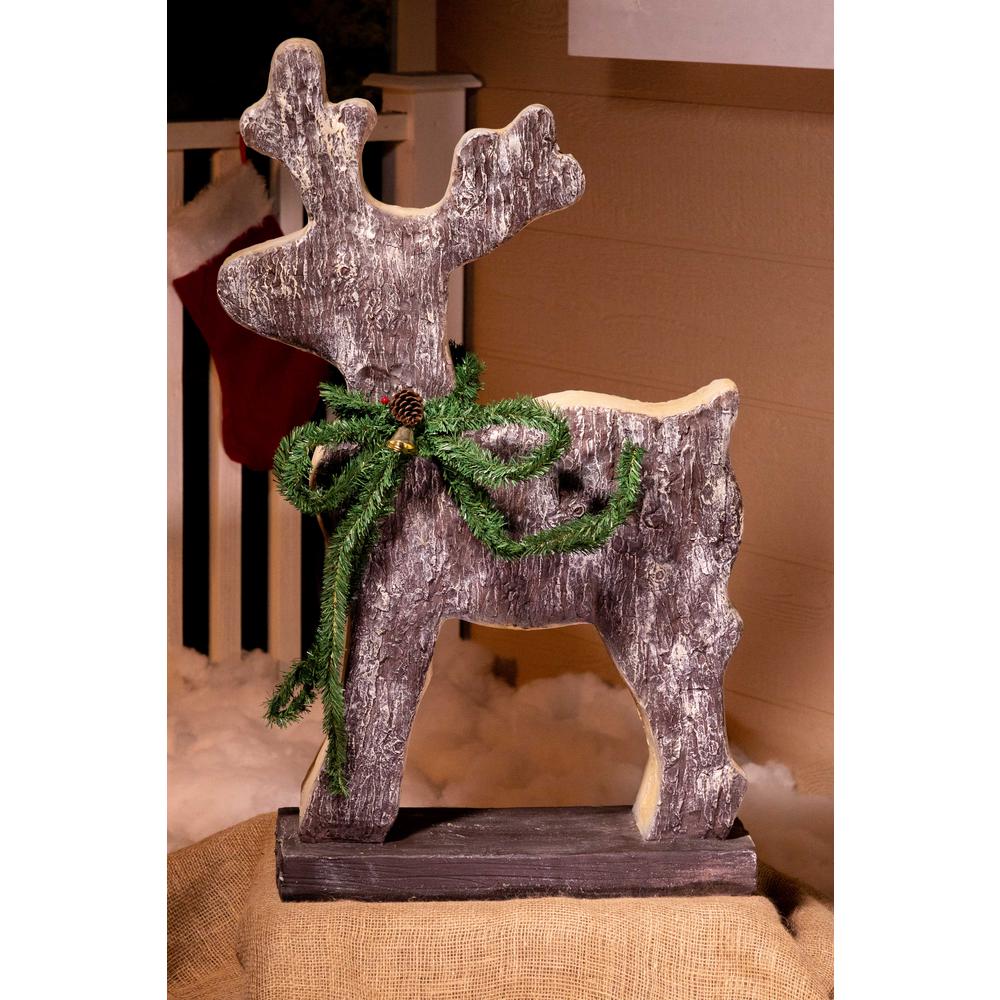 garden reindeer statue