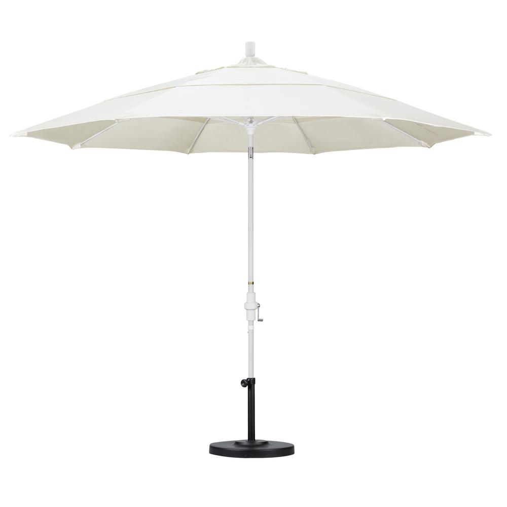 Vented patio umbrella