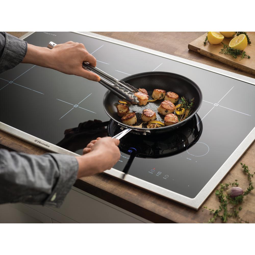 Electrolux 36 In Smooth Surface Induction Cooktop In Stainless