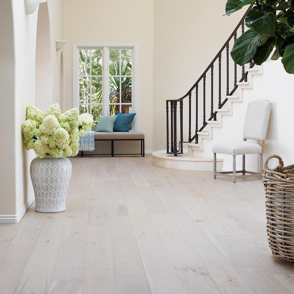 Malibu Wide Plank French Oak Rincon 3 8 In Thick X 6 1 2 In Wide X Varying Length Engineered Click Hardwood Flooring 23 64 Sq Ft Case Hdmpcl107ef The Home Depot