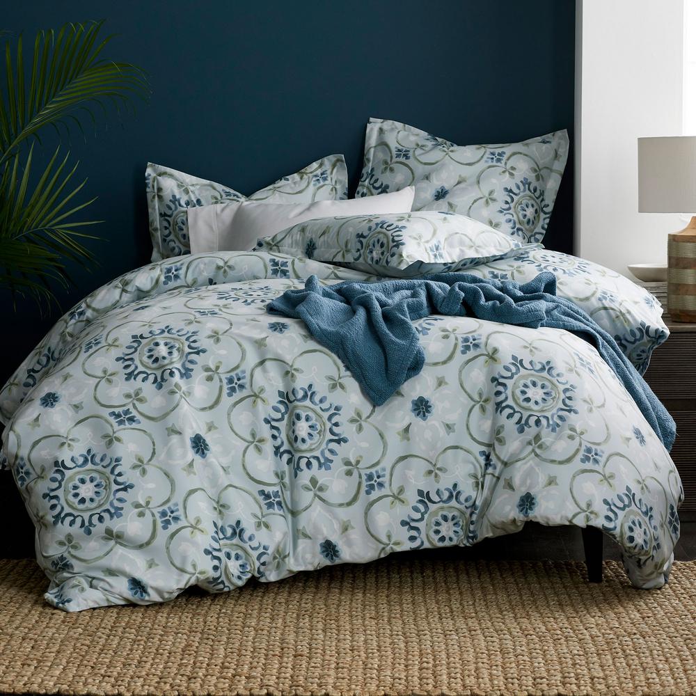 The Company Sus Medallion Wrinkle Free Sateen Queen Duvet Cover The Company Sus Medallion Wrinkle Free Sateen Queen Duvet Cover