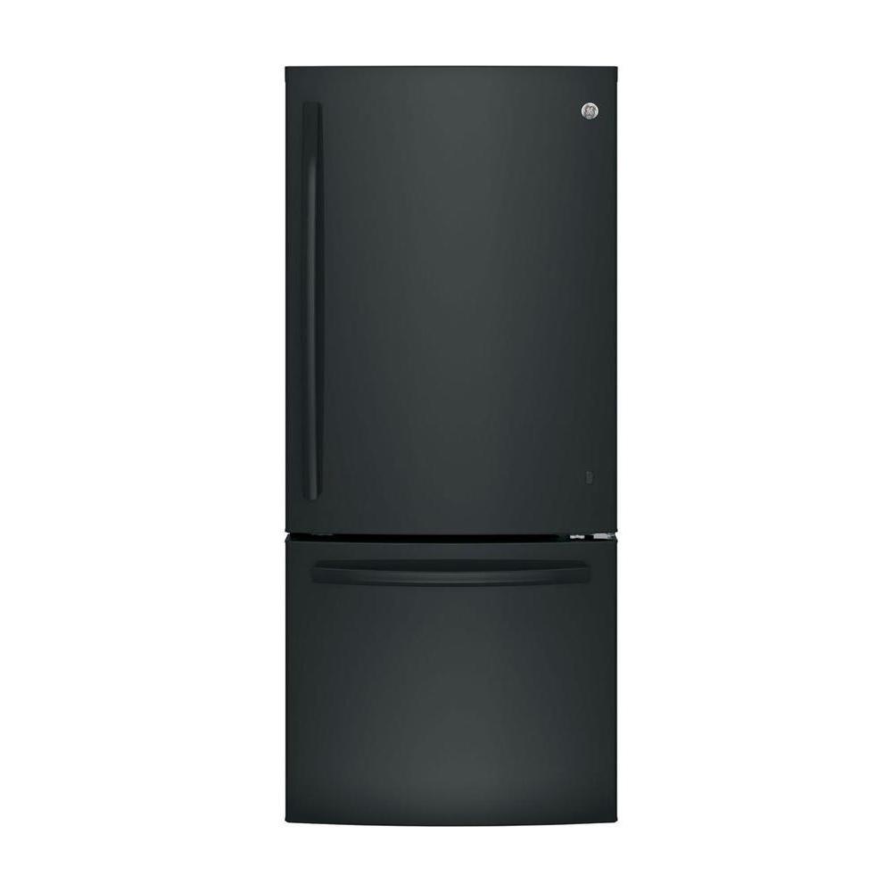 Amana 18 cu. ft. Bottom Freezer Refrigerator in BlackABB1924BRB The