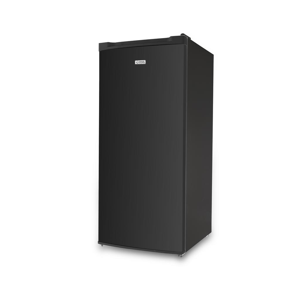 https://images.homedepot-static.com/productImages/65725933-81a0-4d03-a7e1-e3e86ab41182/svn/black-commercial-cool-upright-freezers-ccul50b6-64_1000.jpg