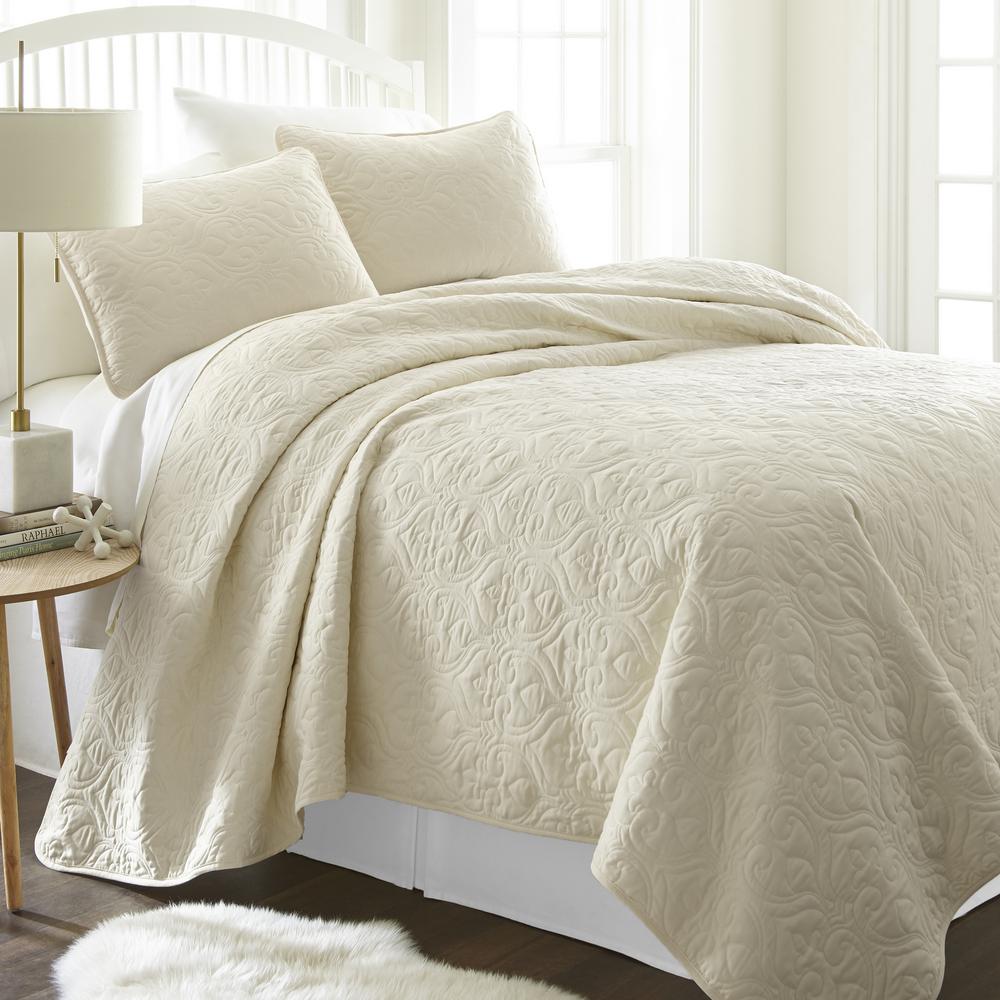 Becky Cameron Damask Ivory Twin Performance Quilted Coverlet SetIEH