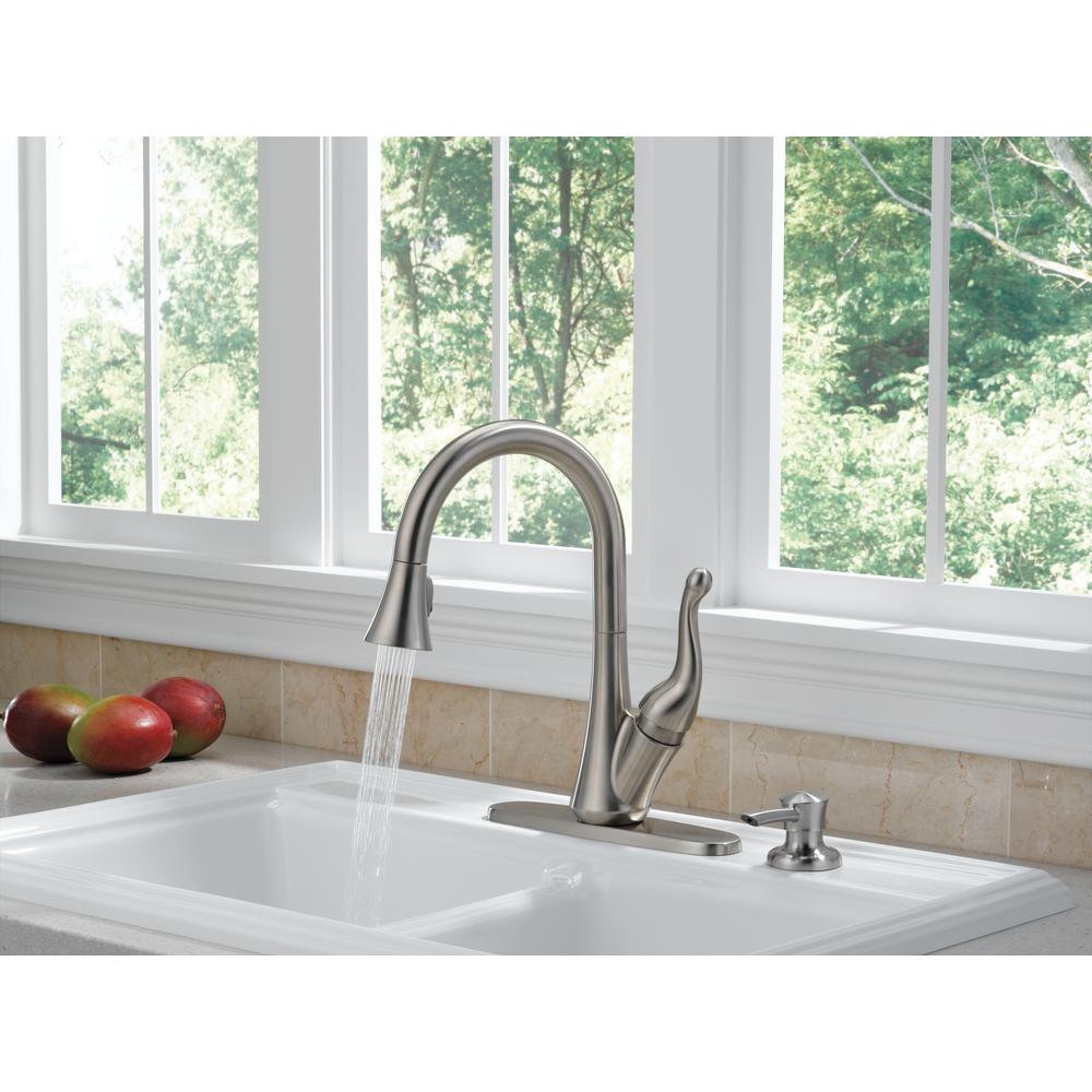 Delta Talbott Single Handle Pull Down Sprayer Kitchen Faucet With