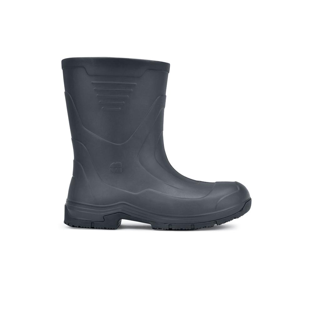 black slip resistant boots