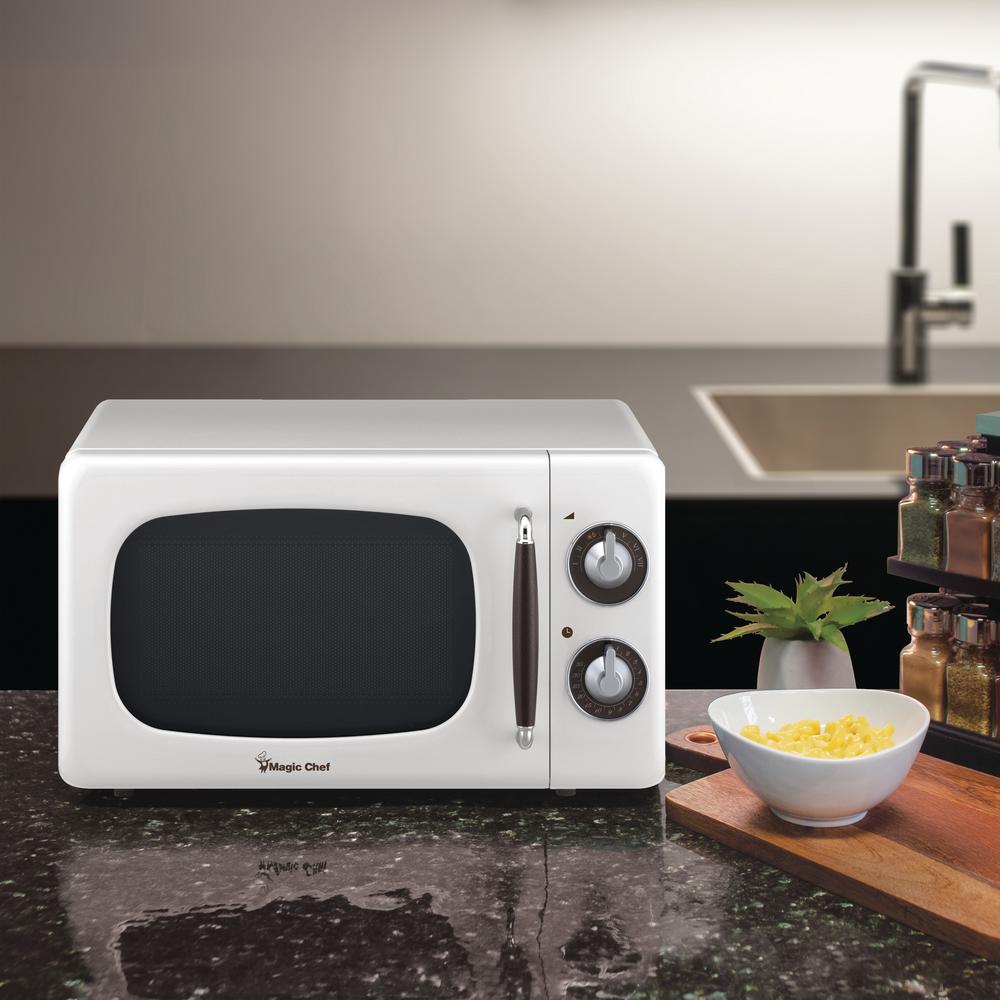 Magic Chef Retro 0.7 cu. ft. Countertop Microwave in White-MCD770CW