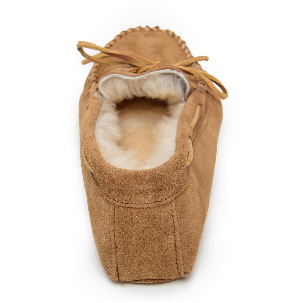 minnetonka men's sheepskin softsole moccasin slipper