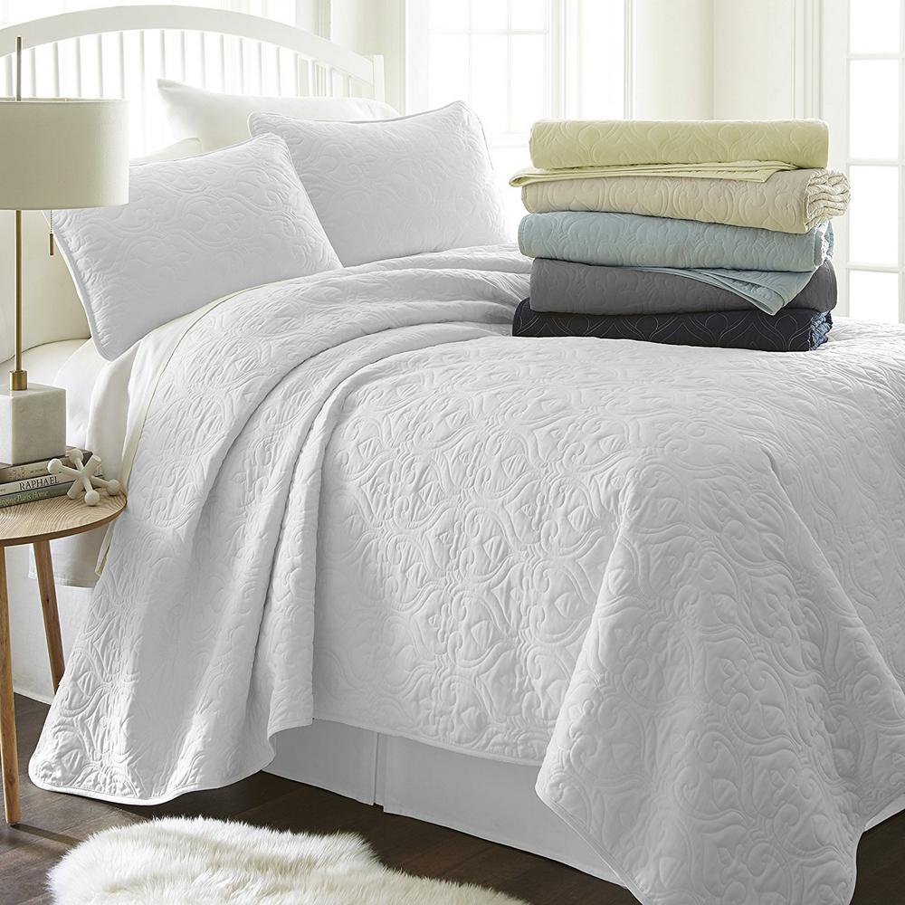 Becky Cameron Damask White Queen Performance Quilted Coverlet Set