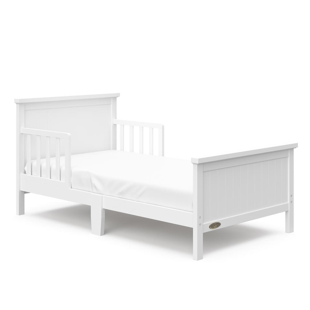 https://images.homedepot-static.com/productImages/71b9ad05-c2bc-4174-835c-16ecca2526dc/svn/white-graco-kids-beds-05350-101-64_1000.jpg