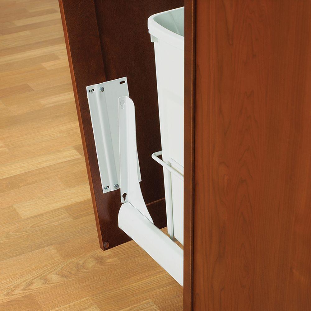 Knape Vogt 18 In H X 4 W 23 D Door Mount Trash Can Knape Vogt 18 In H X 4 W 23