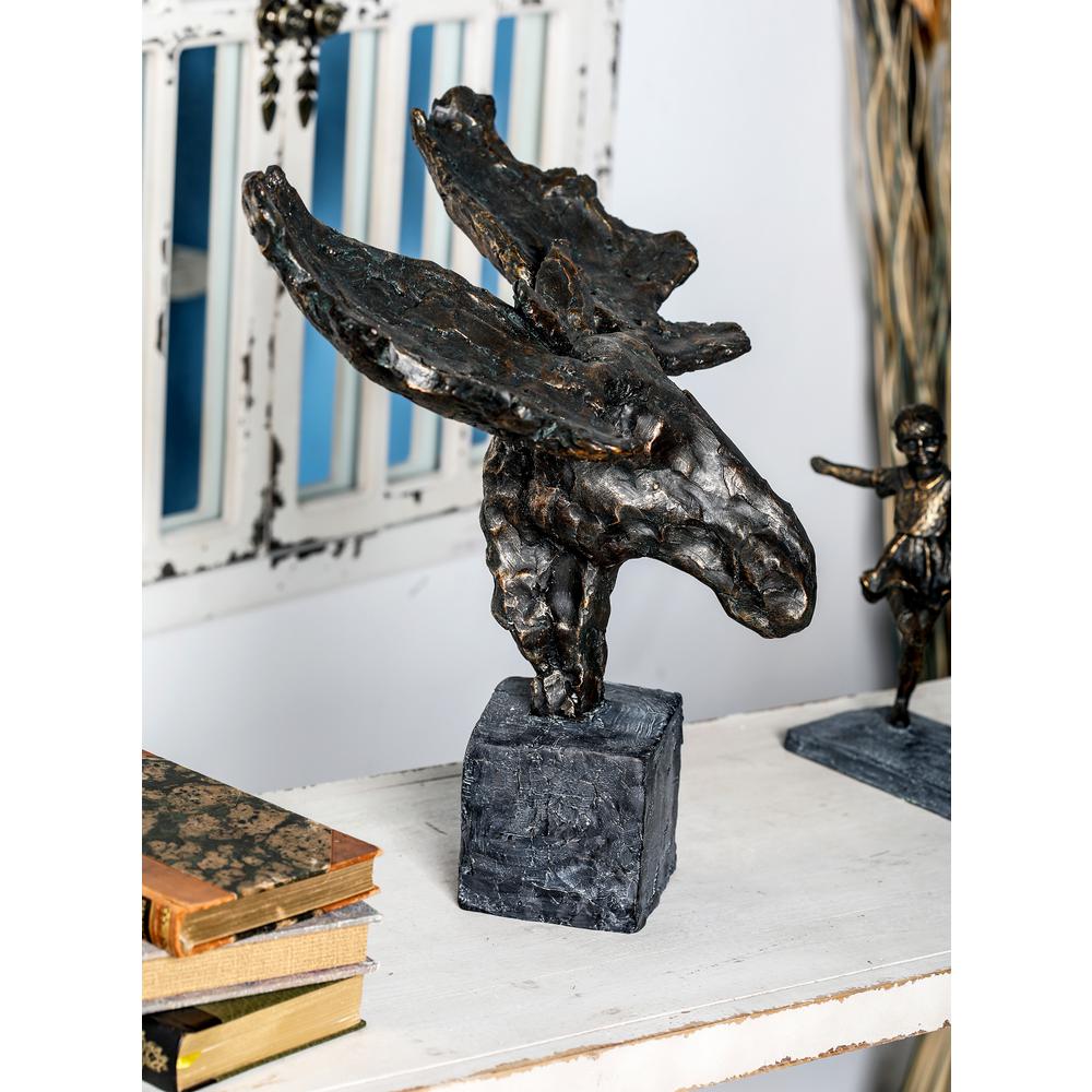 Litton Lane 17 in. x 7 in. Decorative Giraffe Family Sculpture in