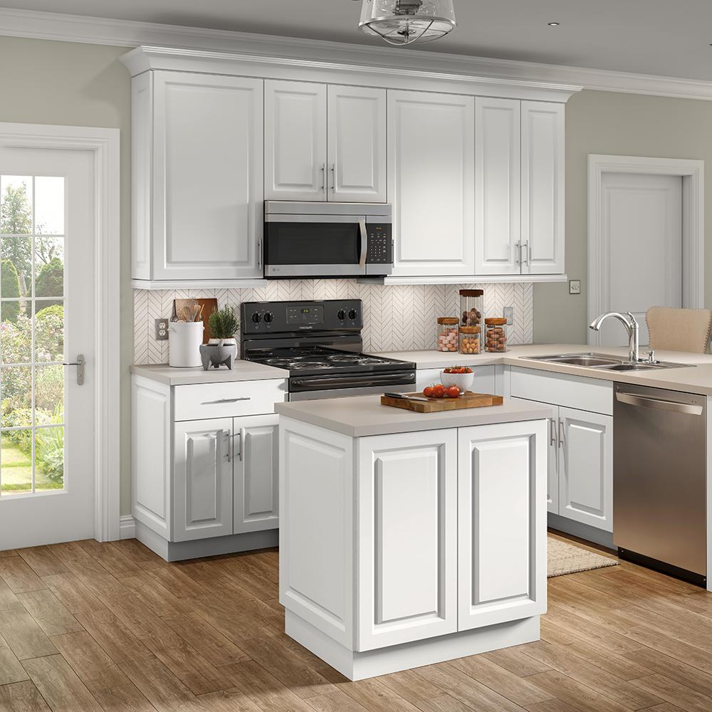 Hampton Bay Benton Assembled 27 6 In X 27 6 In X 34 5 In Lazy Susan Corner Base Cabinet In White Bt2835c Wh The Home Depot