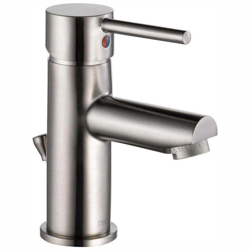 MOEN Genta Single Hole SingleHandle Bathroom Faucet in Chrome with 4