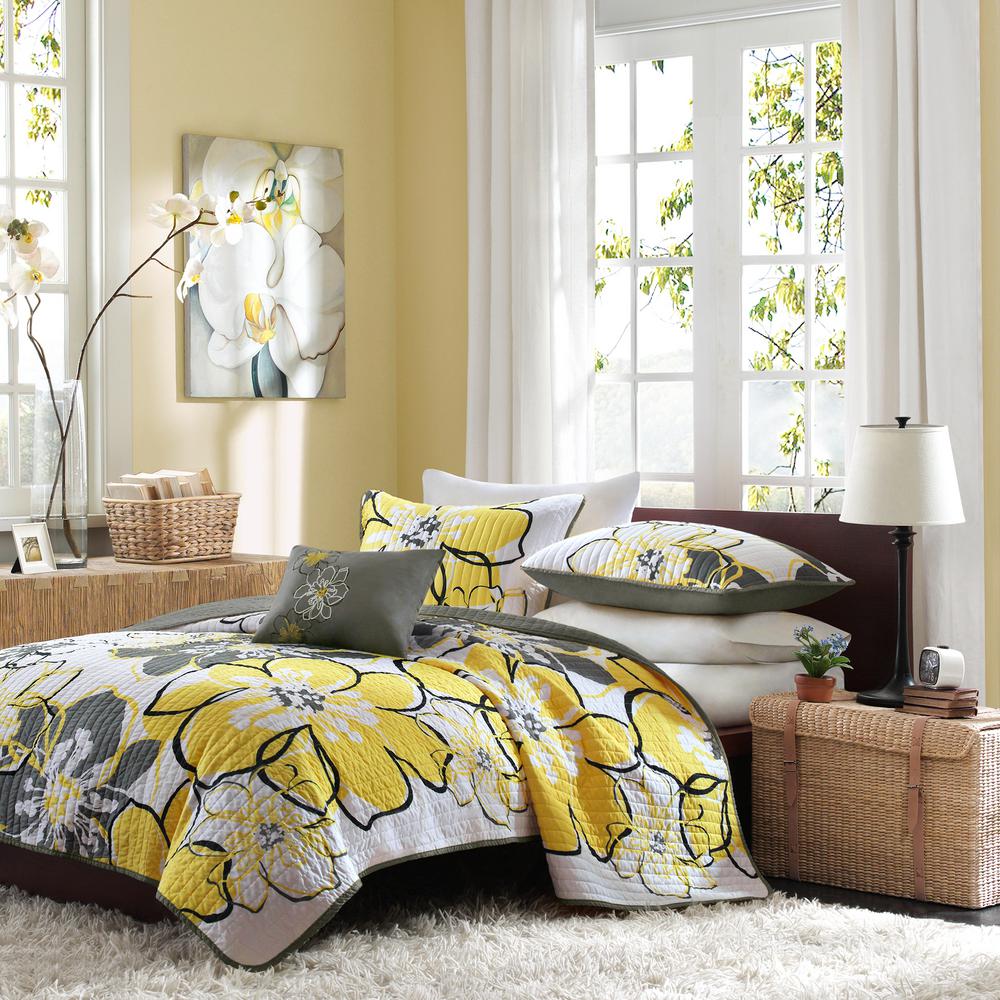 yellow and grey quilt bedding