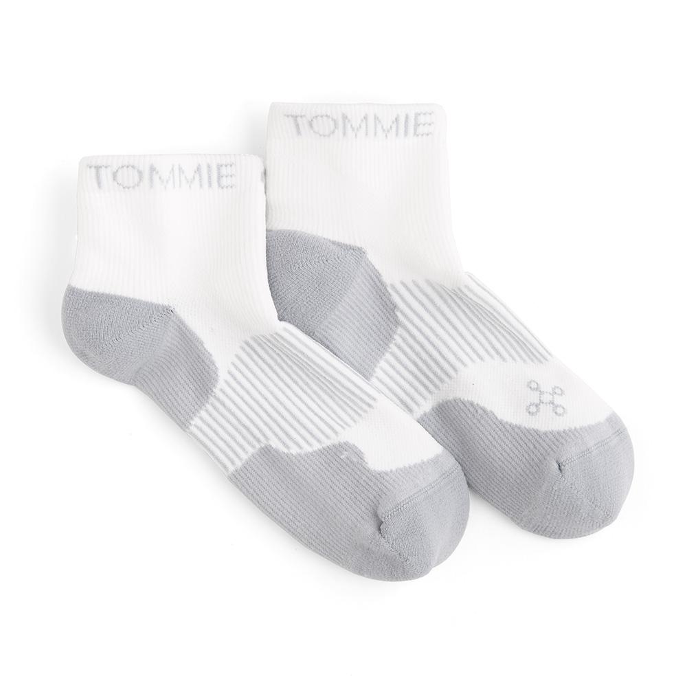 UPC 840001153394 product image for Tommie Copper 10-12.5 White Women's Athletic Ankle Sock | upcitemdb.com