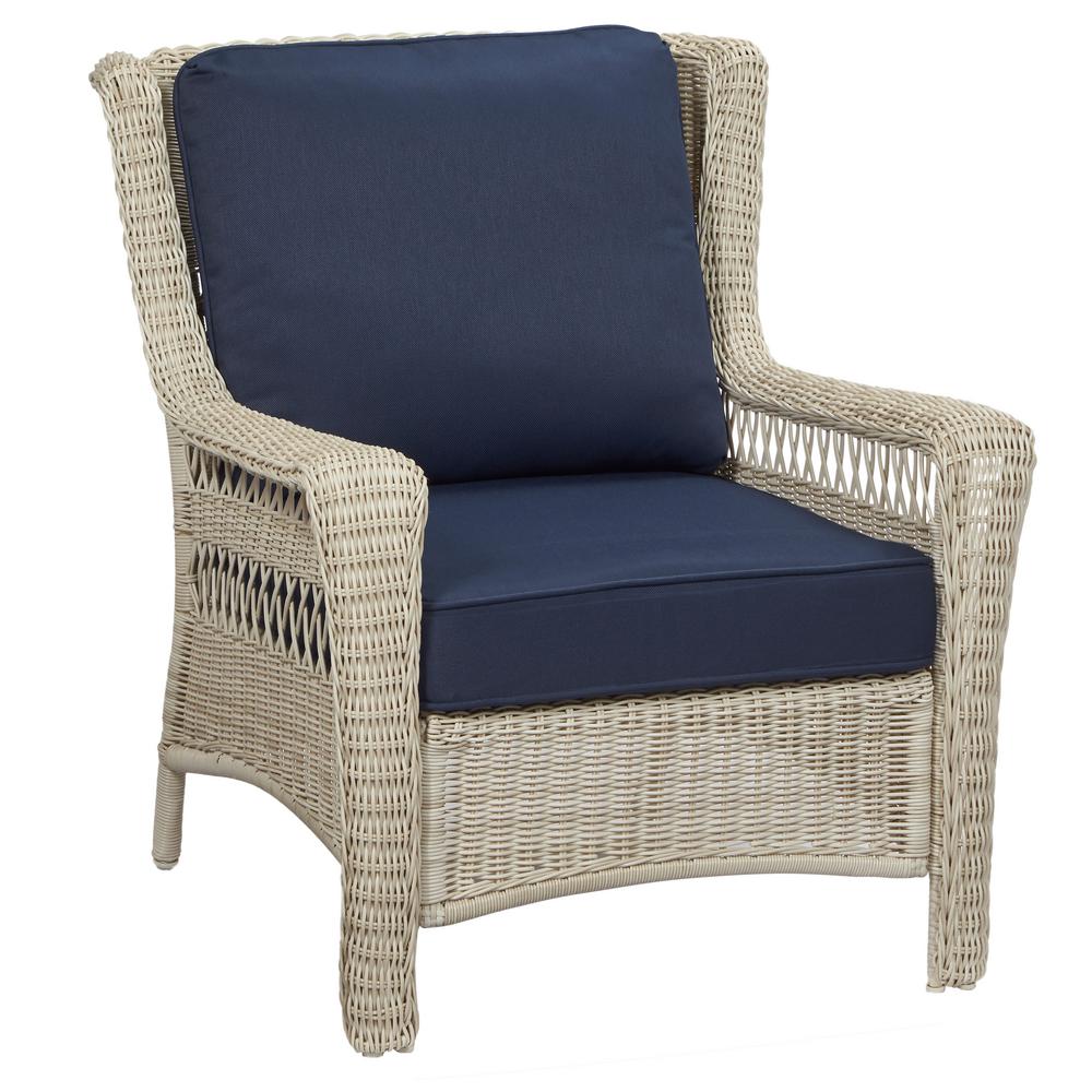 Hampton Bay Park Meadows Off White Stationary Wicker Outdoor Lounge