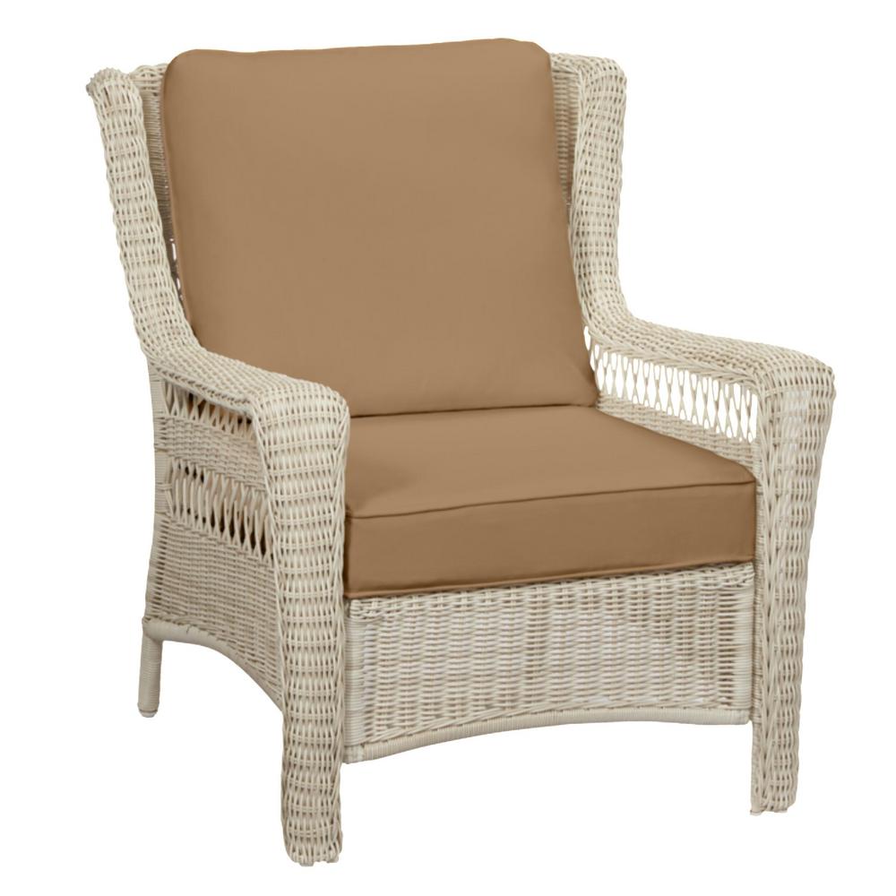 Hampton Bay Park Meadows Off-White Wicker Outdoor Patio Lounge Chair