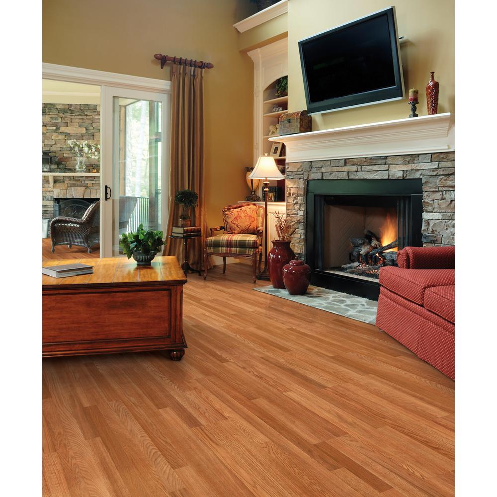 Trafficmaster Gladstone Oak 7 Mm Thick X 7 2 3 In Wide X 50 4 5 In Length Laminate Flooring 24 24 Sq Ft Case 32686 The Home Depot