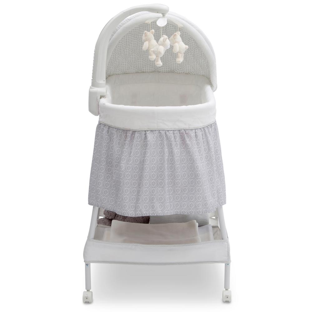 delta children deluxe gliding bassinet