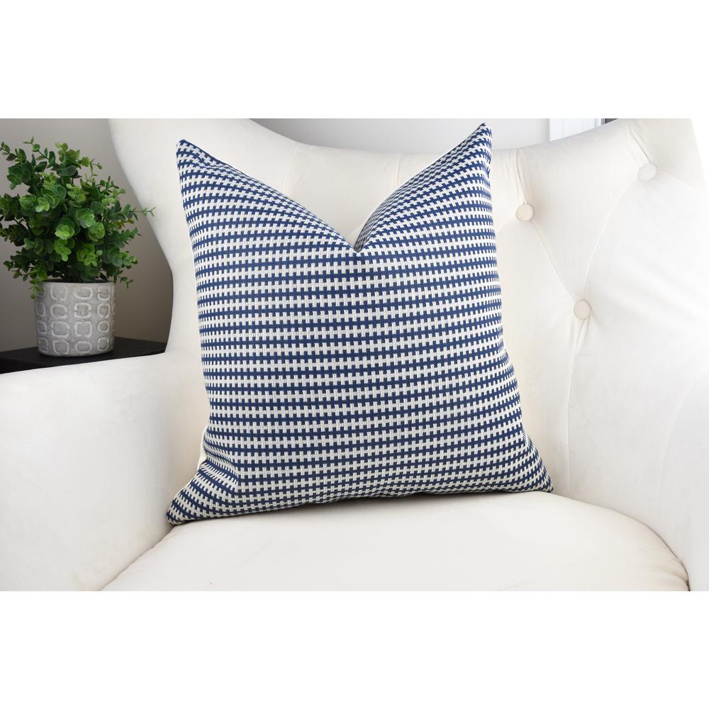 Vesper Lane Houndstooth Blue Geometric Down 18 In X 18 In Throw
