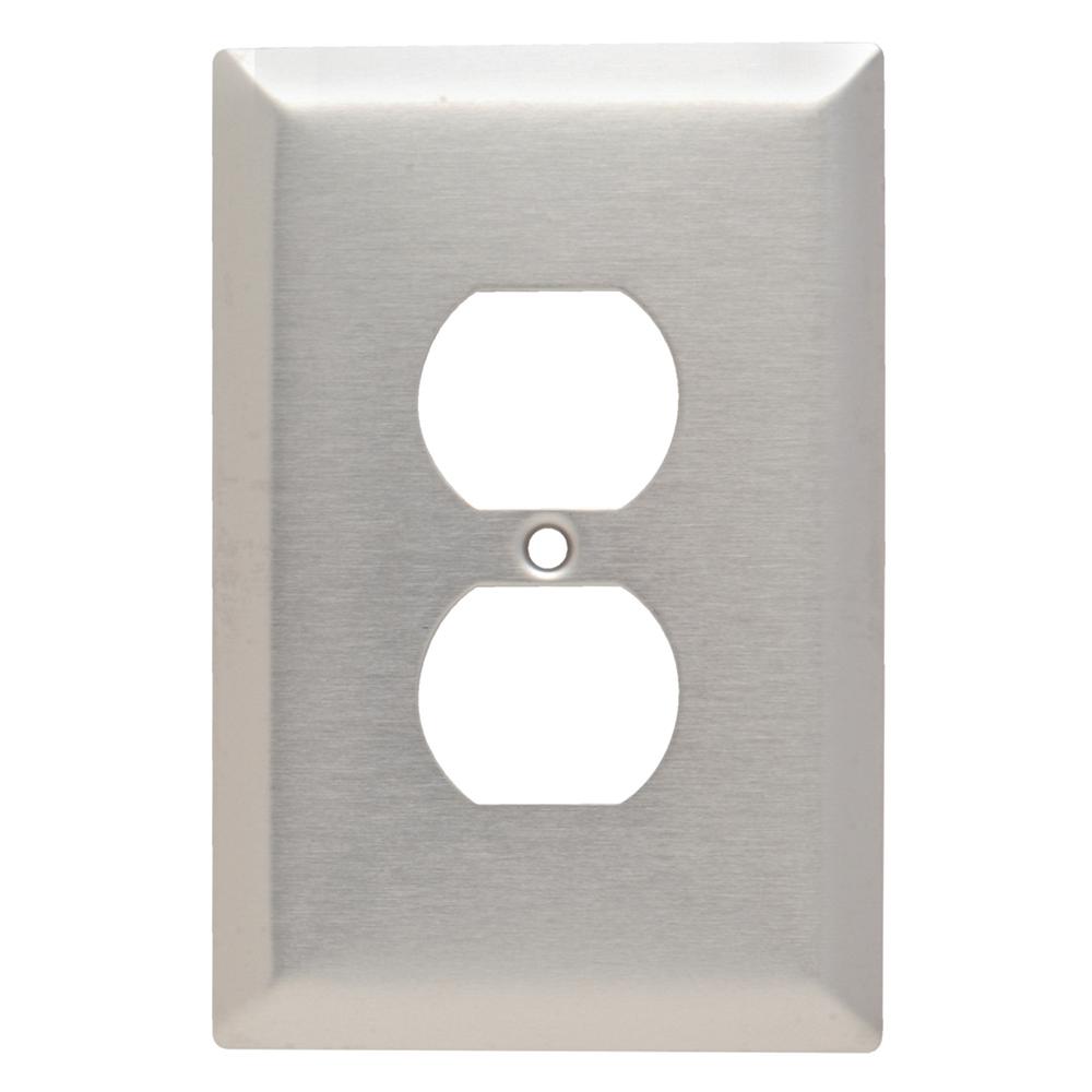 302 Series 1Gang Junior Jumbo Single Receptacle Wall Plate in