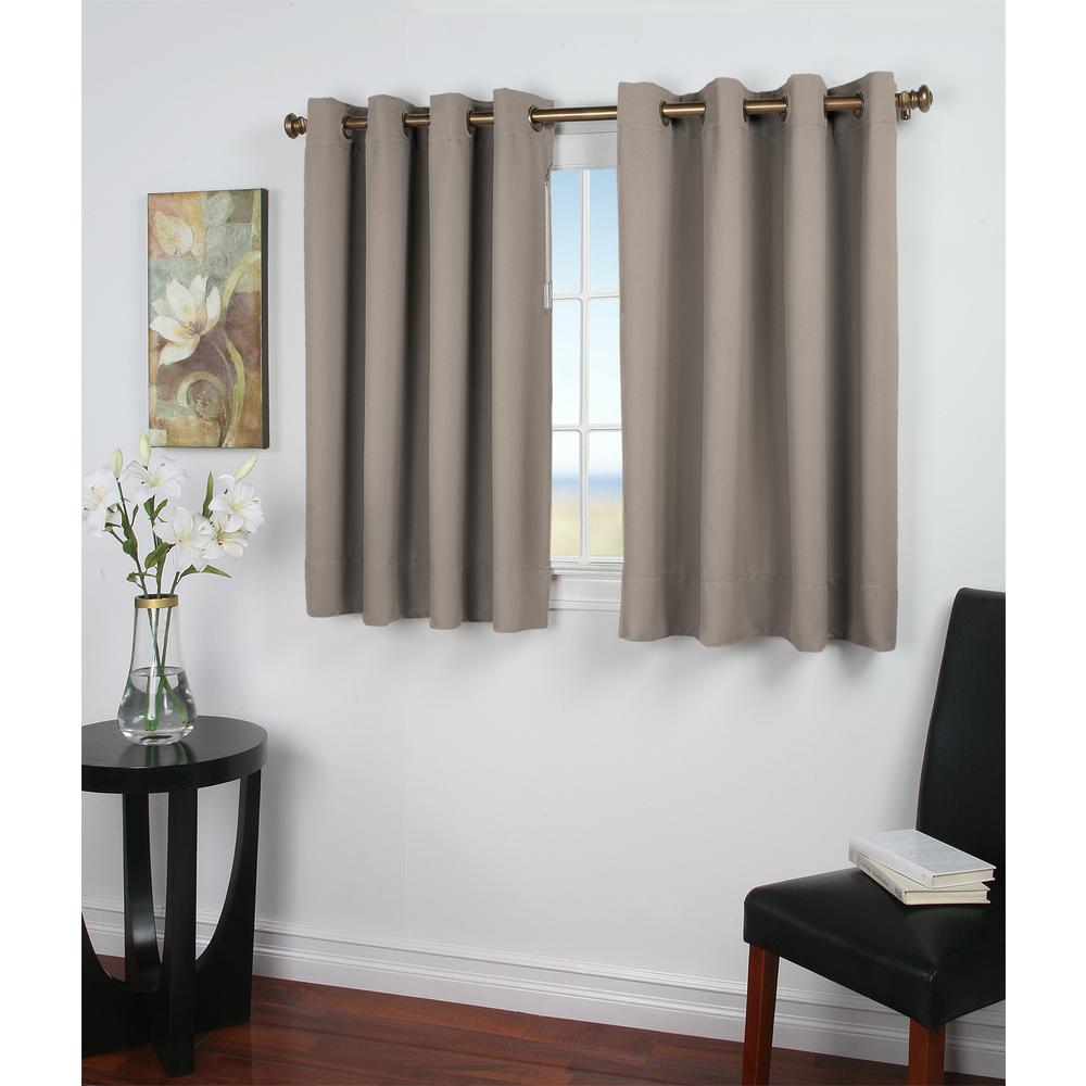 Ricardo Trading Ultimate Blackout 56 In W X 45 L Polyester Ricardo Trading Ultimate Blackout 56 In
