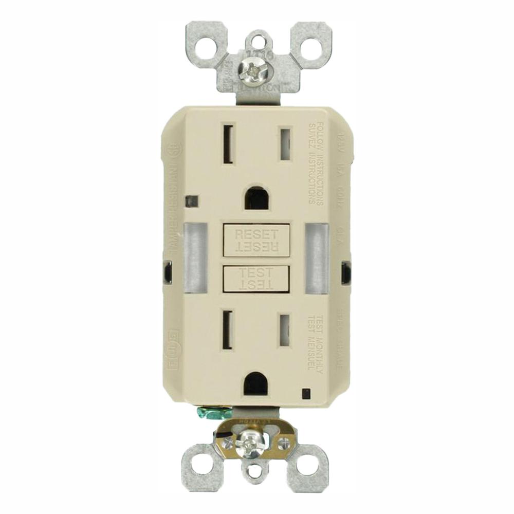 Leviton 15 Amp Self-Test SmartlockPro Combo Duplex Guide Light and