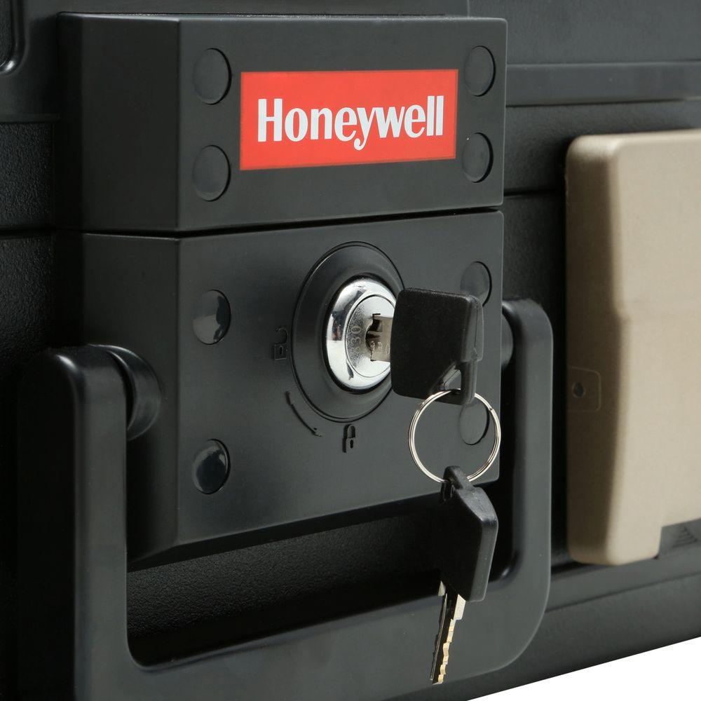 Honeywell Portable Safe Molded Fire Water Chest 021 Cu Ft Double Latch Lock 637071965398 Ebay 5734