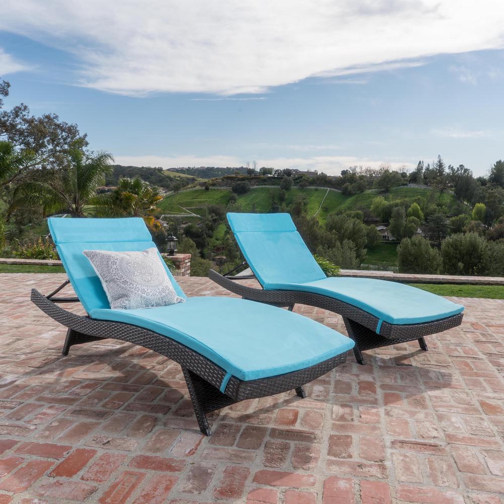 Salem Grey 4Piece Wicker Outdoor Chaise Lounge with Blue Cushions