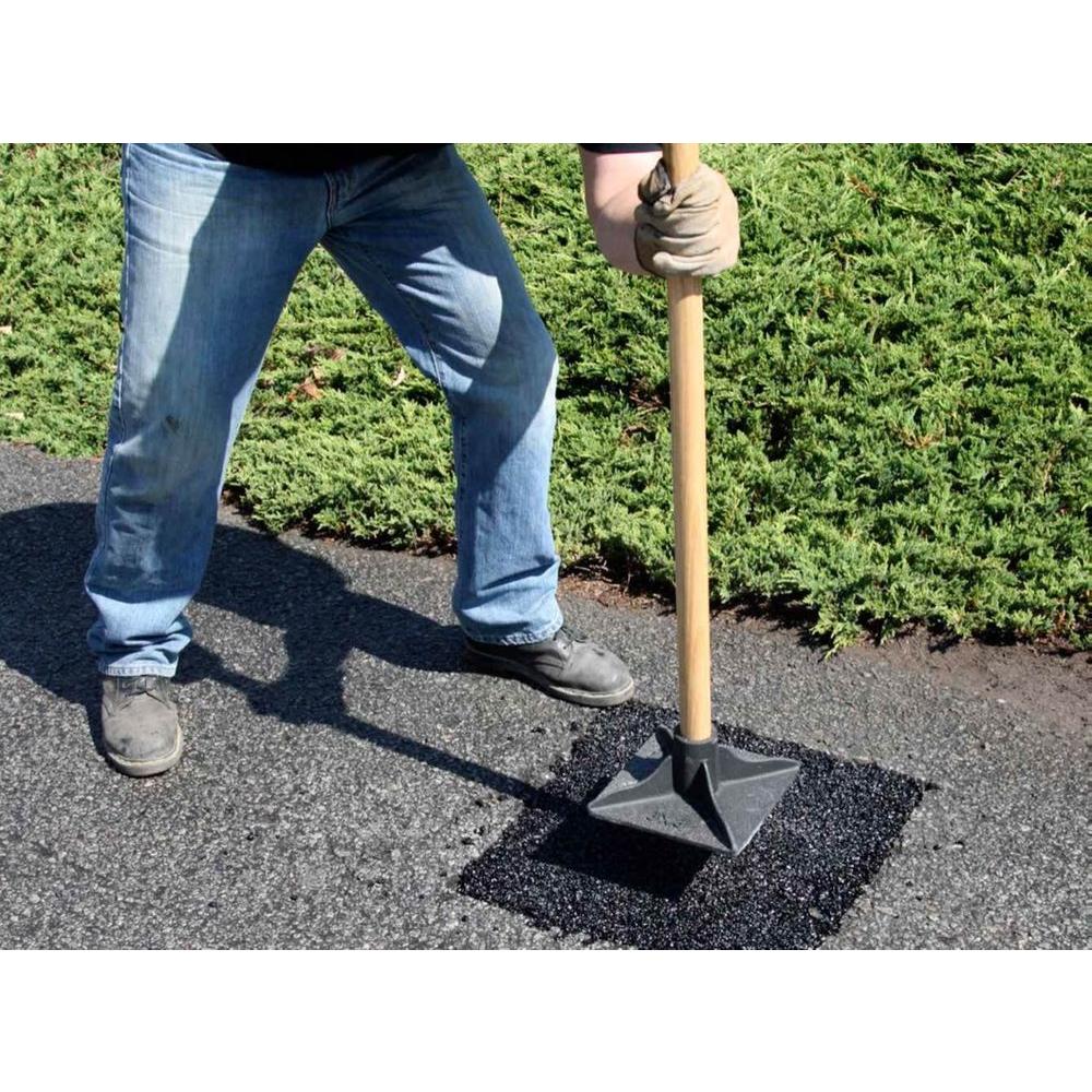 Quikrete 50 Lb Commercial Grade Blacktop Repair 170152 The Home Depot Share