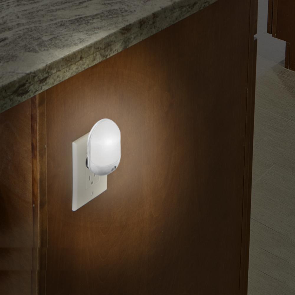 Sylvania 0 2w Sensor Motion Activated Led Night Light 60797 The Motion Activated Led Night Light