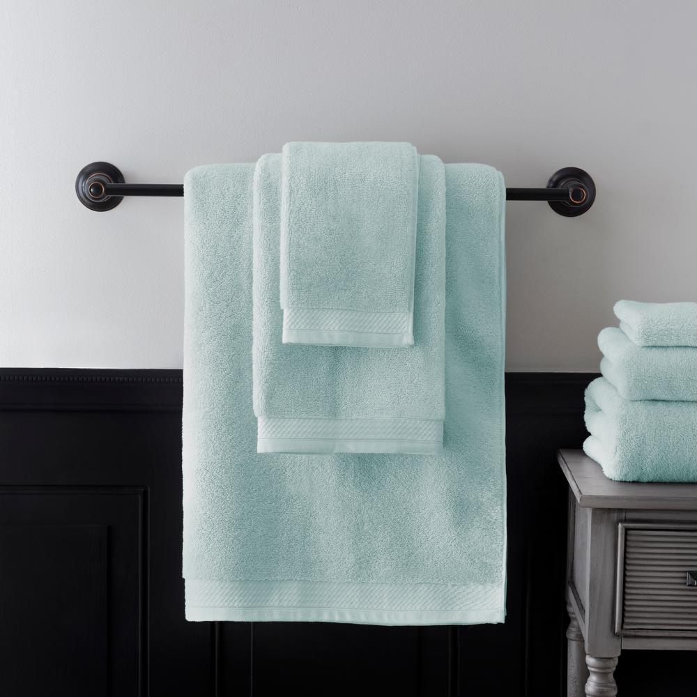 pale blue towels