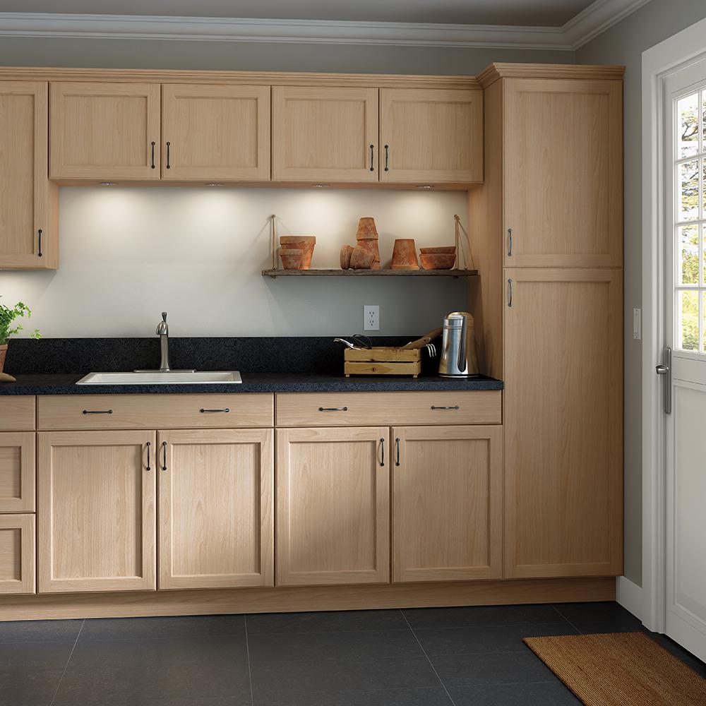 Hampton Bay Easthaven Shaker Assembled 27 7 In X 34 5 In X 27 7 In Frameless Lazy Susan Corner Base Cabinet In Unfinished Beech Eh2835c Gb The Home Depot