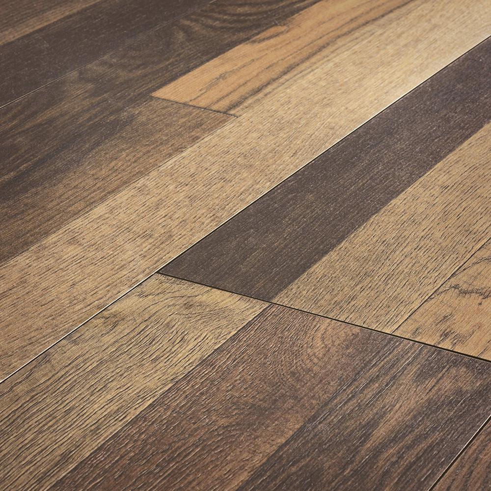 Trafficmaster Bi Manor Oak 7mm Thick X 7 2 3 In Wide 50 5 8 Length Laminate Flooring 24 17 Sq Ft Case 51713 The Home Depot Trafficmaster Bi Manor Oak 7mm
