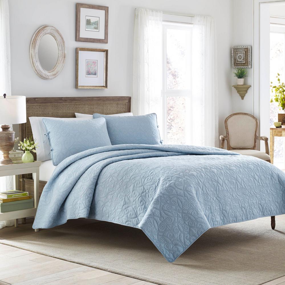Featured image of post Laura Ashley Quilted Bedspread / The quilt set comes with the shams needed to create a coordinated, polished look in.
