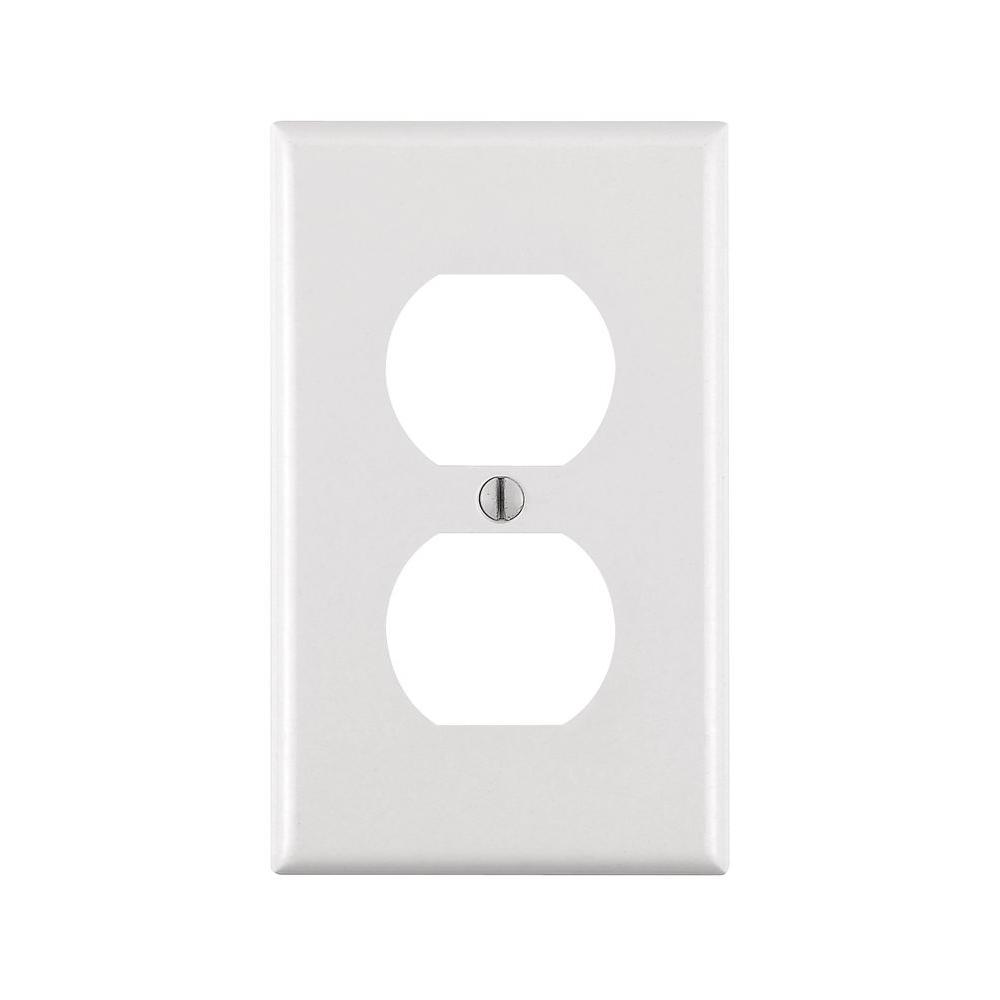 Leviton 1-Gang Smooth Plastic Outlet Wall Plate, White