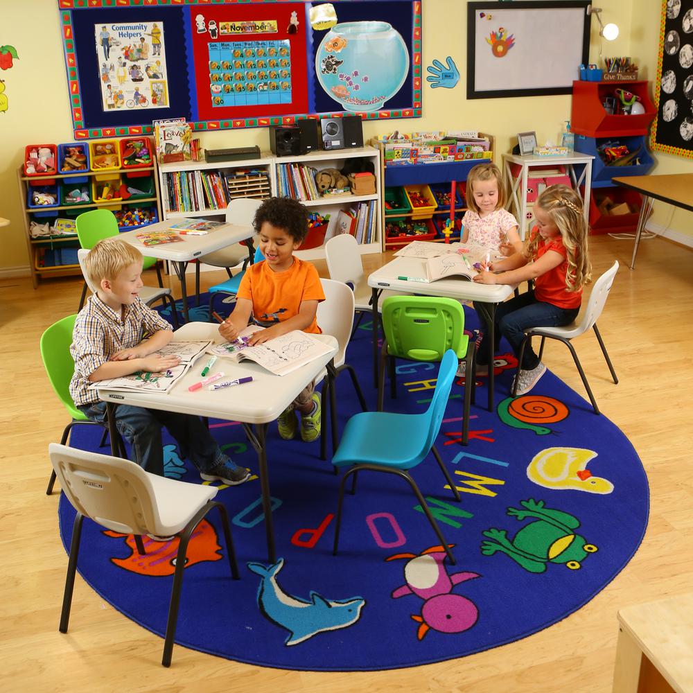 child's play table and chair set