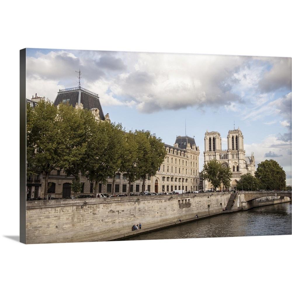 Notre Dame Architecture By Circle Capture Canvas Wall Art