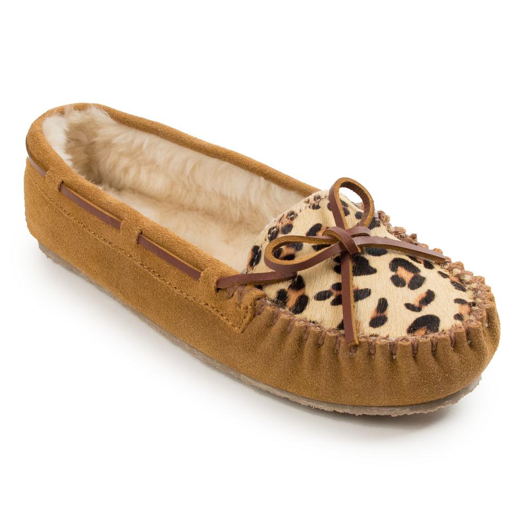 MINNETONKA Women's Leopard Cally Suede 