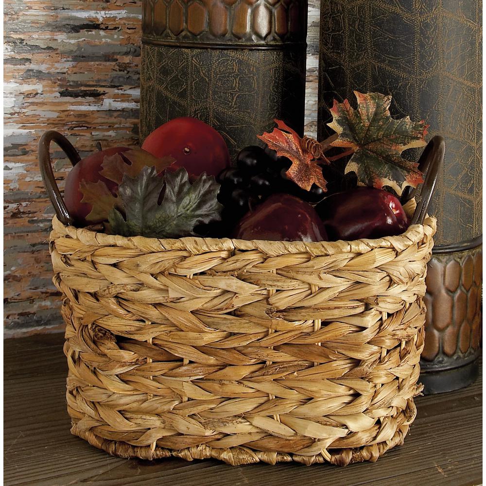 Litton Lane Natural Brown Oval Braided Corn Leaf Wicket