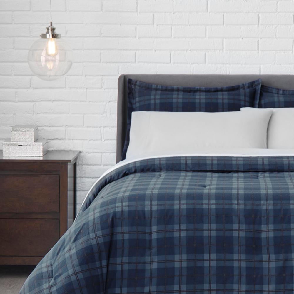 Stylewell 3 Piece King Flannel Comforter Set In Midnight Plaid