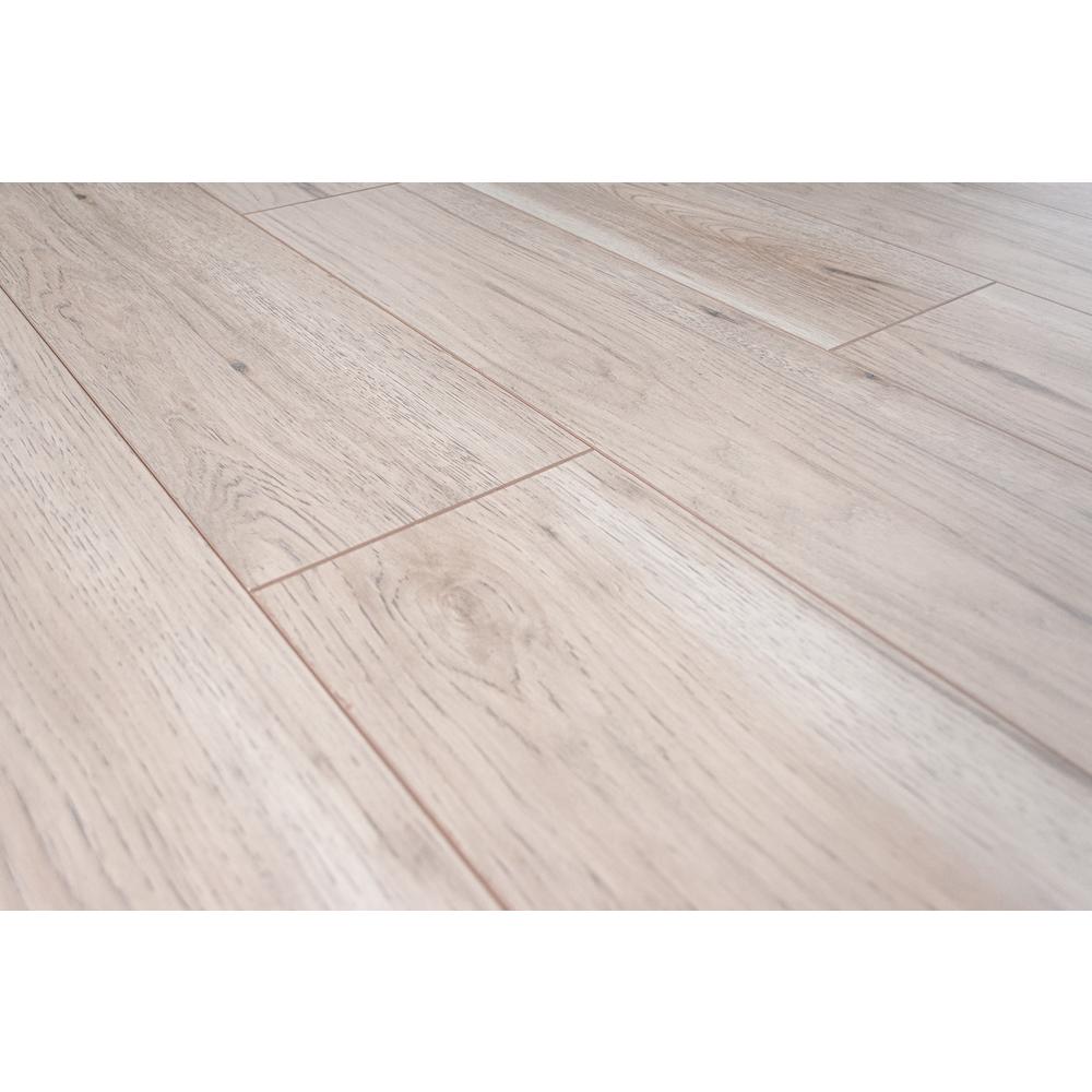 Home Decorators Collection Grand Forks Hickory 12mm Thick X 8 03 In Wide X 47 64 In Length Laminate Flooring 15 94 Sq Ft Case 361241 2k381 The Home Depot