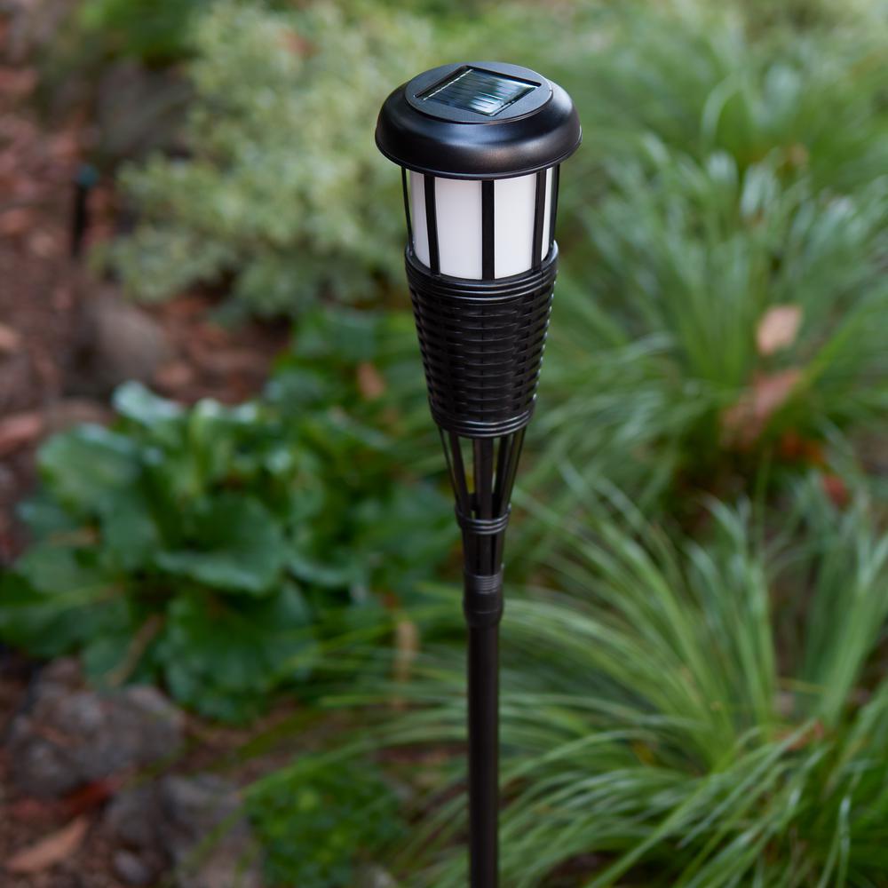 Renewed Waterproof Outdoor Landscape Lighting 2-Pack Newhouse Lighting FLTORCH2 LED Island Torch Solar-Powered Flickering Dancing Flame Effect Bamboo Finish