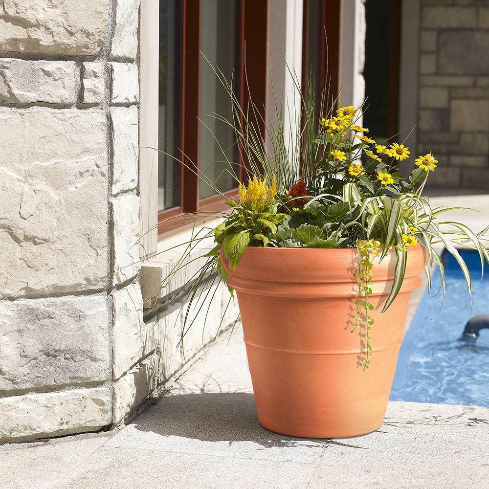 Southern Patio 17 7 In X 15 2 In In Terracotta Clay Heavy Rim Pot Tc1805hr The Home Depot
