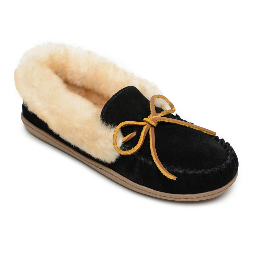 minnetonka slippers black