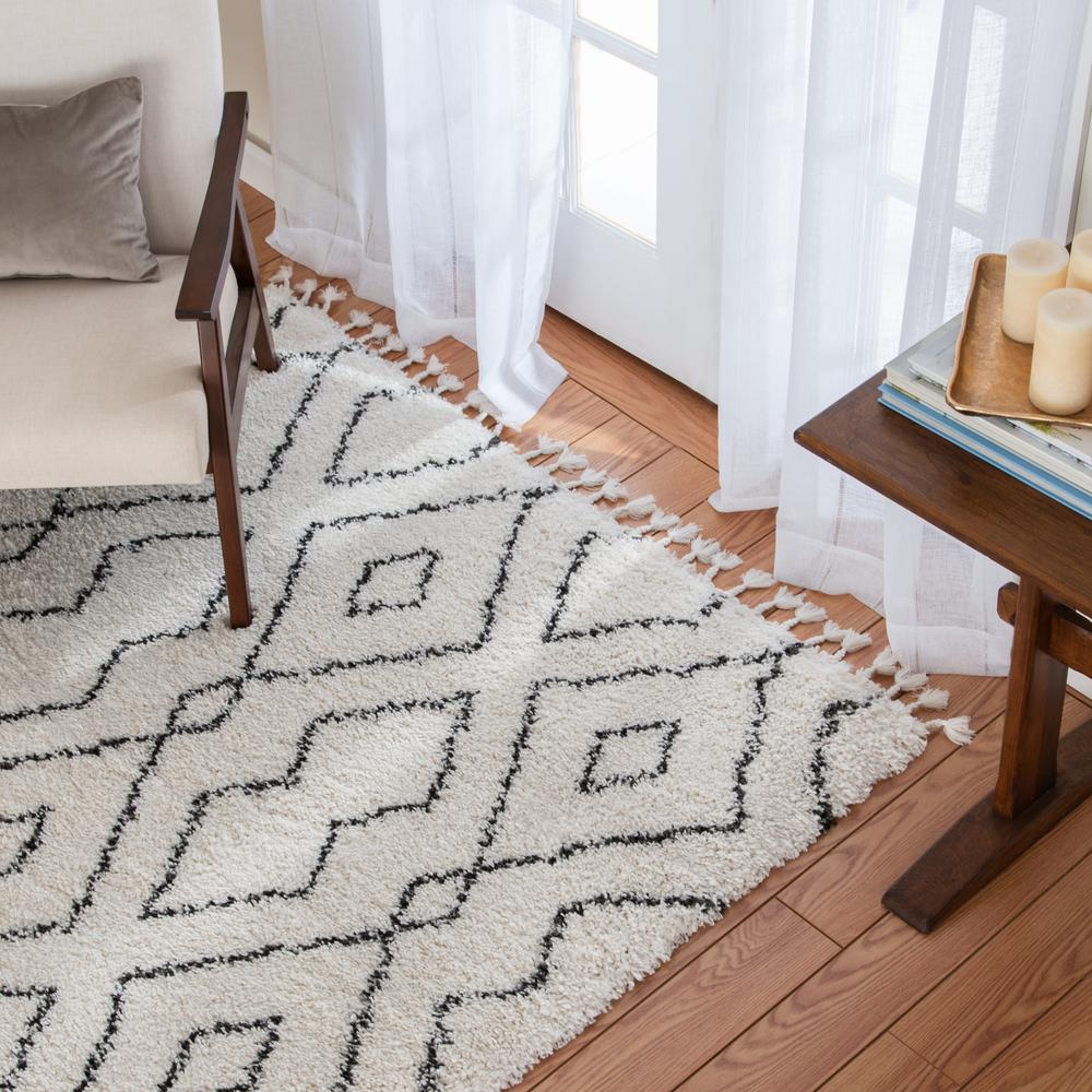 Bazaar Alstead Ivory Grey 8 Ft X 10 Geometric Polypropylene - 5 By 10 Foot Rug Bazaar Alstead Ivory Grey 8 Ft X 10 Geometric Polypropylene - 5 By 10 Foot Rug