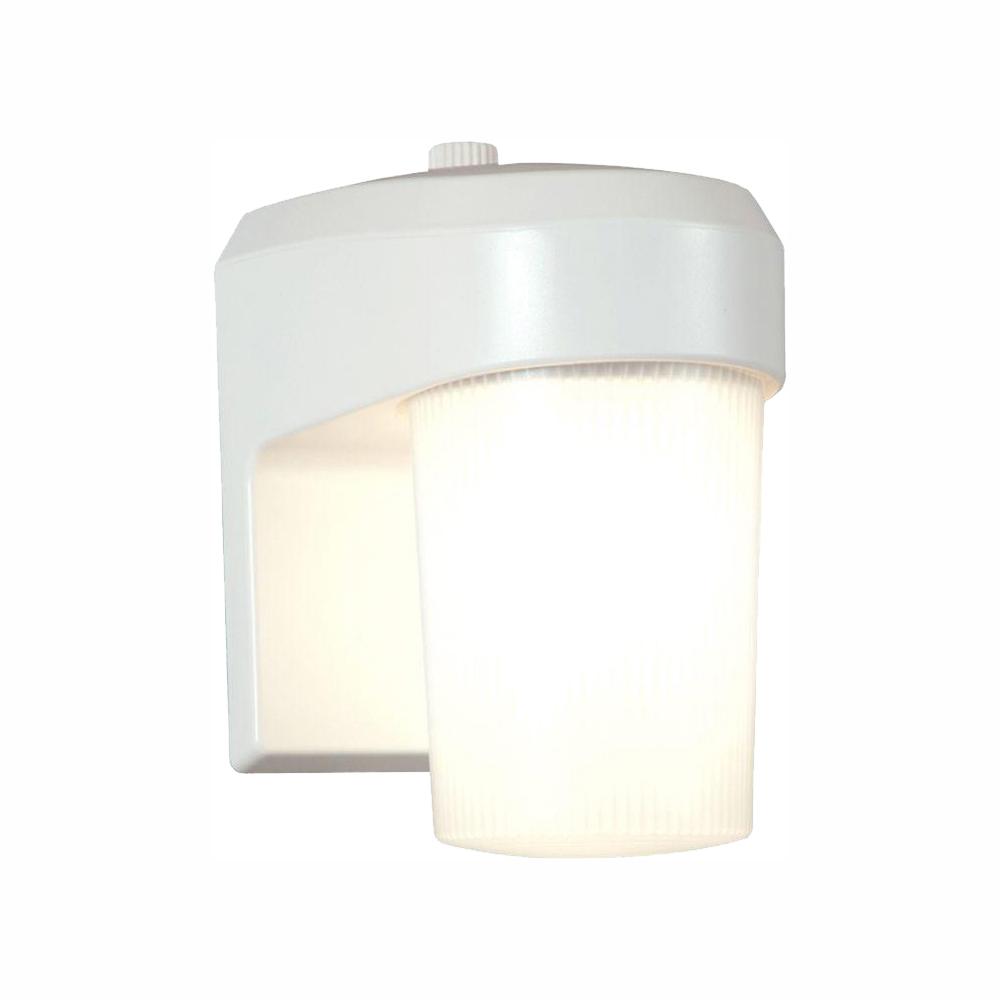 Halo 13 Watt White Outdoor Fluorescent Entry Light Wall Lantern Sconce With Dusk To Dawn Photocell Sensor